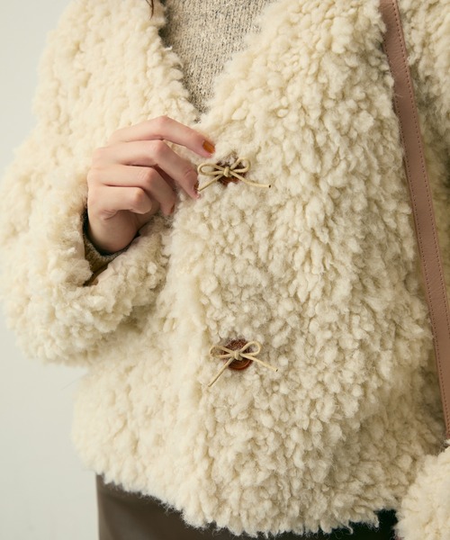 Lunea(ルネア)の「Vネックボアブルゾン(ブルゾン・レディース・ブラウン/ベージュ・FREE)」の7枚目の写真