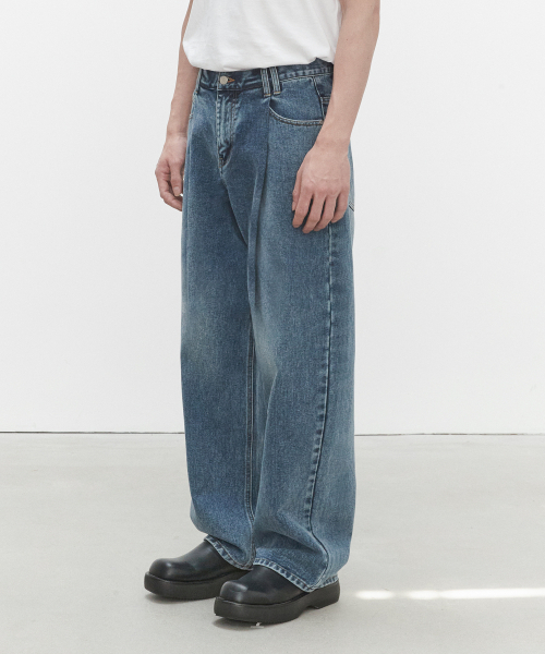 DECET(デケト)の「Deep Pleats Wide Jeans DCPT030Blue(デニムパンツ・レディース・その他・34/32/30/26/28)」の3枚目の写真