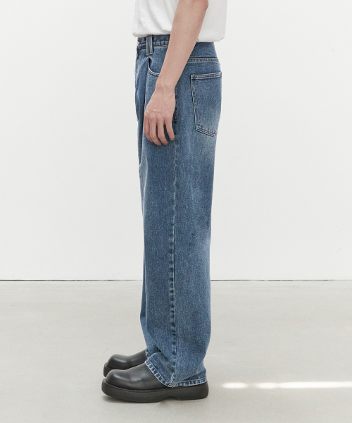 DECET(デケト)の「Deep Pleats Wide Jeans DCPT030Blue(デニムパンツ・レディース・その他・34/32/30/26/28)」の4枚目の写真