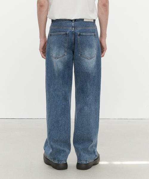 DECET(デケト)の「Deep Pleats Wide Jeans DCPT030Blue(デニムパンツ・レディース・その他・34/32/30/26/28)」の5枚目の写真