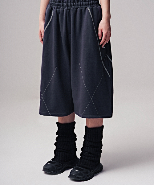 ZENDUST(ジェンダスト)の「Muens Bermuda Pants BLACK(その他パンツ・レディース・ブラック・SMALL/MEDIUM/LARGE)」の2枚目の写真