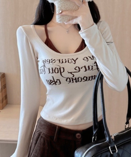 lilful(リルフル)の「【26年春夏新作】カップ付き フェイクレイヤード ロングスリーブトップス(Tシャツ/カットソー・レディース・ベージュ/ホワイト/レッド/ブラック・F)」の11枚目の写真