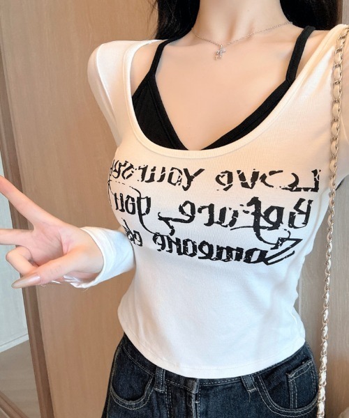 lilful(リルフル)の「【26年春夏新作】カップ付き フェイクレイヤード ロングスリーブトップス(Tシャツ/カットソー・レディース・ベージュ/ホワイト/レッド/ブラック・F)」の5枚目の写真