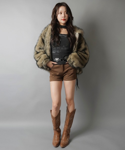 SPINNS（スピンズ）の「ウエスタンムードが今っぽ可愛い★美脚魅せスウェードショーパン（その他パンツ・レディース・ブラック/ブラウン・ONESIZE）」の8枚目の写真