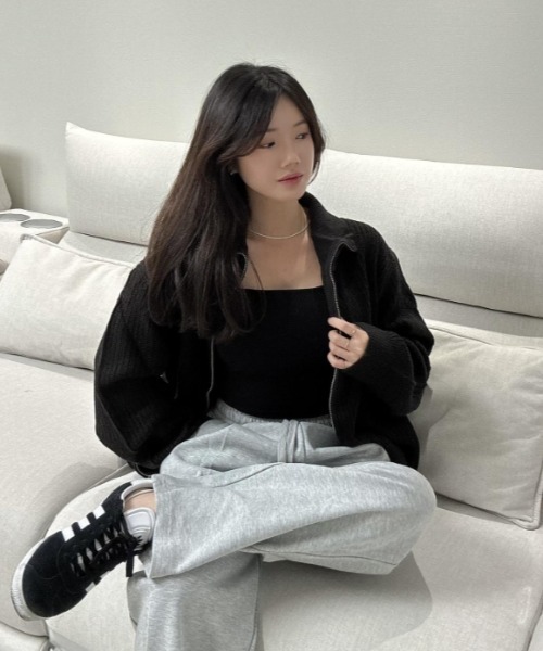 Vini（ヴィニ）の「【Vini】オーバーサイズ ダブルジップ ニット カーディガン（カーディガン/ボレロ・レディース・ベージュ/チャコールグレー/ブラック・MEDIUM/LARGE）」の5枚目の写真