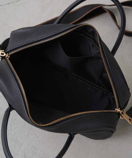 PUAL CE CIN(ピュアルセシン)の「レザー2WAYバッグ(トートバッグ・レディース・ブラック/グレイッシュベージュ・FREE)」の4枚目の写真