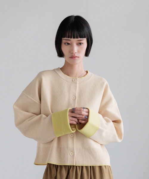 LOWRYS FARM（ローリーズファーム）の「バイカラークルーカーディガン　636133（カーディガン/ボレロ・レディース・ブラウン/アイボリー/ネイビー・FREE）」の2枚目の写真