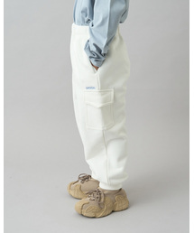 b・ROOM（ビールーム）の「【デイリースタンダードウェアシリーズ】【吸水速乾】ゆったりシルエットのカーゴスウェットパンツ（スウェットパンツ）」