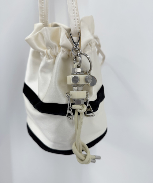 ITTI(イッチ)の「【ITTI/イッチ】CRISTY ROBOT KNOT CHARM(その他小物・レディース・ホワイト/ブラック・FREE)」の6枚目の写真