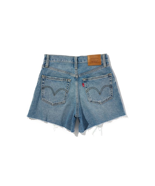 Levi's（リーバイス）の「Levi's/リーバイス RIBCAGE ショーツ ライトインディゴ（デニムパンツ・レディース・インディゴブルー・27inch/26inch/25inch/24inch/23inch/28inch）」の6枚目の写真