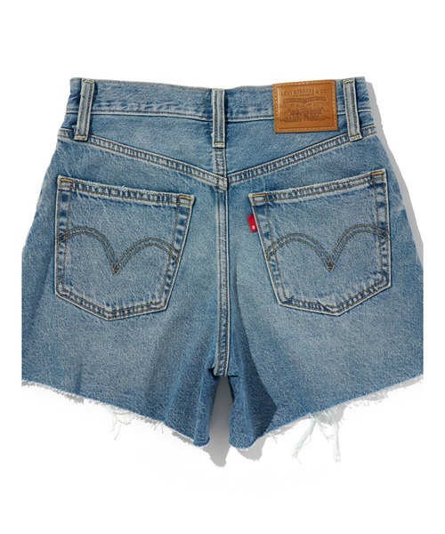 Levi's（リーバイス）の「Levi's/リーバイス RIBCAGE ショーツ ライトインディゴ（デニムパンツ・レディース・インディゴブルー・27inch/26inch/25inch/24inch/23inch/28inch）」の10枚目の写真
