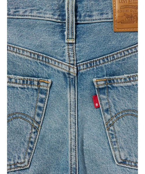 Levi's（リーバイス）の「Levi's/リーバイス RIBCAGE ショーツ ライトインディゴ（デニムパンツ・レディース・インディゴブルー・27inch/26inch/25inch/24inch/23inch/28inch）」の11枚目の写真