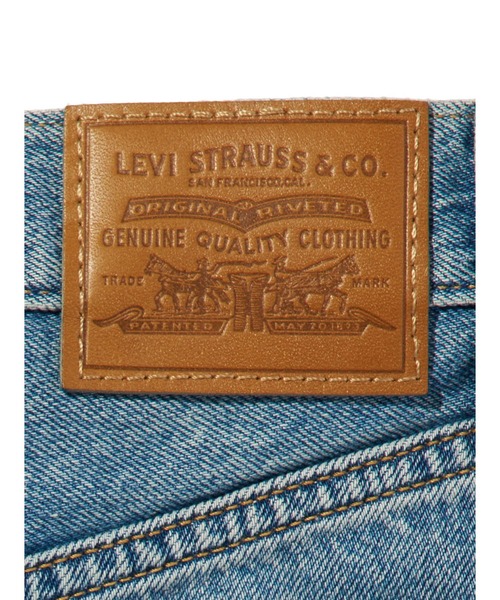 Levi's（リーバイス）の「Levi's/リーバイス RIBCAGE ショーツ ライトインディゴ（デニムパンツ・レディース・インディゴブルー・27inch/26inch/25inch/24inch/23inch/28inch）」の13枚目の写真
