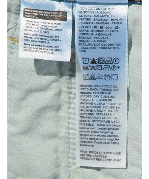 Levi's（リーバイス）の「Levi's/リーバイス RIBCAGE ショーツ ライトインディゴ（デニムパンツ・レディース・インディゴブルー・27inch/26inch/25inch/24inch/23inch/28inch）」の15枚目の写真