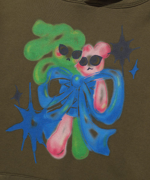 NICE GHOST CLUB（ナイスゴーストクラブ）の「BUNNYBEAR SPRAY ARTWORK HOODIE_KHAKI(NG2ESUM409A)（パーカー・レディース・カーキ・S/M/L）」の5枚目の写真