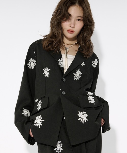 Ezick(エジック)の「Embroidery single jacket 刺繍シングルジャケット(テーラードジャケット・レディース・グレー/ブラック・FREE)」の11枚目の写真