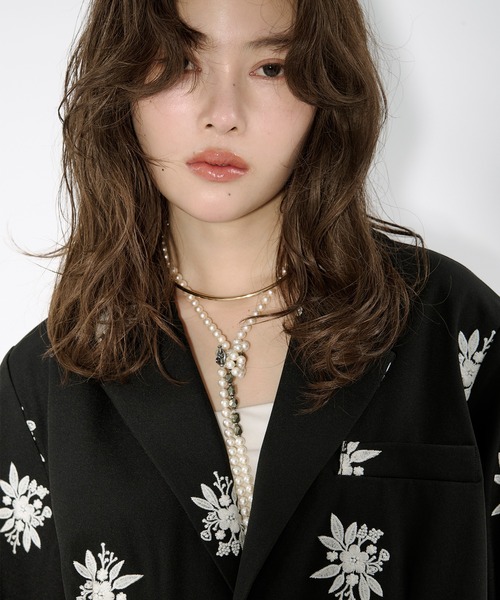 Ezick(エジック)の「Embroidery single jacket 刺繍シングルジャケット(テーラードジャケット・レディース・グレー/ブラック・FREE)」の7枚目の写真