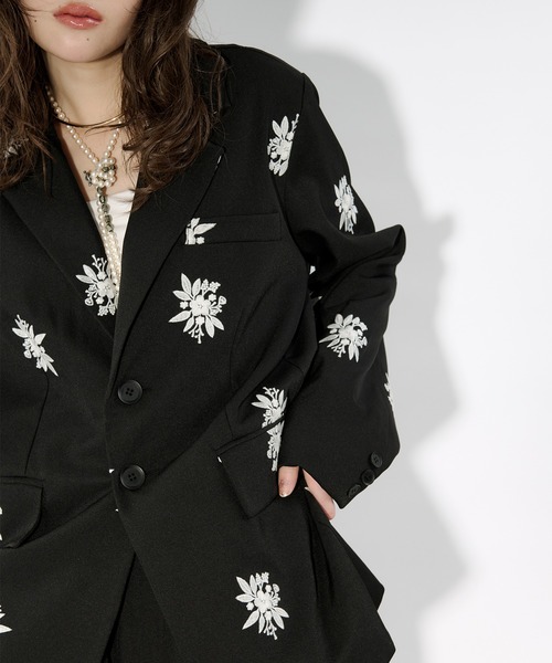 Ezick(エジック)の「Embroidery single jacket 刺繍シングルジャケット(テーラードジャケット・レディース・グレー/ブラック・FREE)」の9枚目の写真