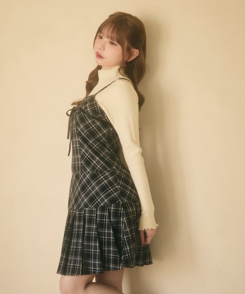 TITTY&CO.（ティティーアンドコー）の「プリーツキャミワンピース（ワンピース・レディース・ネイビー/ブラック・FREE）」の4枚目の写真