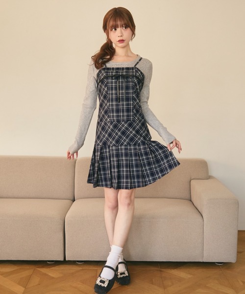 TITTY&CO.（ティティーアンドコー）の「プリーツキャミワンピース（ワンピース・レディース・ネイビー/ブラック・FREE）」の7枚目の写真