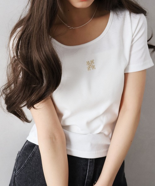 SpRay(スプレイ)の「テレコ刺繍モチーフ Tシャツ(Tシャツ/カットソー・レディース・オフホワイト/ブラック/チャコールグレー/グレー・FREE)」の1枚目の写真