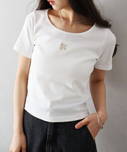 SpRay(スプレイ)の「テレコ刺繍モチーフ Tシャツ(Tシャツ/カットソー・レディース・オフホワイト/ブラック/チャコールグレー/グレー・FREE)」の5枚目の写真