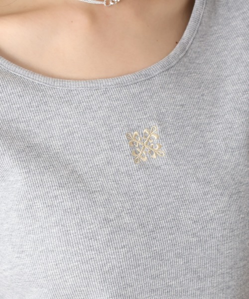 SpRay(スプレイ)の「テレコ刺繍モチーフ Tシャツ(Tシャツ/カットソー・レディース・オフホワイト/ブラック/チャコールグレー/グレー・FREE)」の13枚目の写真