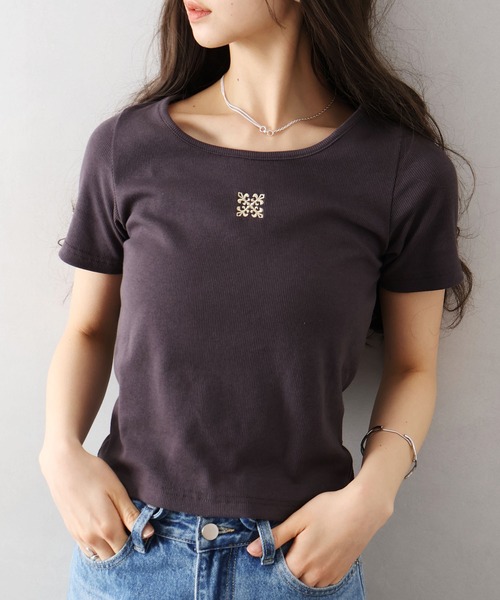 SpRay(スプレイ)の「テレコ刺繍モチーフ Tシャツ(Tシャツ/カットソー・レディース・オフホワイト/ブラック/チャコールグレー/グレー・FREE)」の17枚目の写真