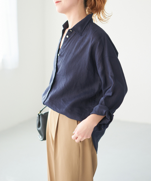 Spick & Span（スピックアンドスパン）の「《程よくすっきりサイズ》 80リネンカシュクール ミディシャツ（シャツ/ブラウス・レディース・サックスブルー/ネイビー/バーガンディー/ホワイト・FREE）」の22枚目の写真