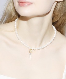 Auralyn（オーラリン）の「Rhinestone Ribbon Pearl Necklace（ネックレス）」