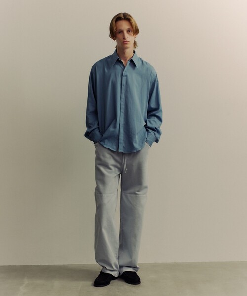 ADAM ET ROPE'（アダムエロペ）の「《別注》【AMOMENTO for ADAM ET ROPE'】 DRAWSTRING DENIM PANTS（その他パンツ・メンズ・チャコールグレー・M）」の4枚目の写真