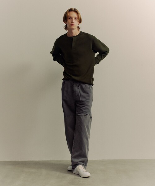 ADAM ET ROPE'（アダムエロペ）の「《別注》【AMOMENTO for ADAM ET ROPE'】 DRAWSTRING DENIM PANTS（その他パンツ・メンズ・チャコールグレー・M）」の6枚目の写真