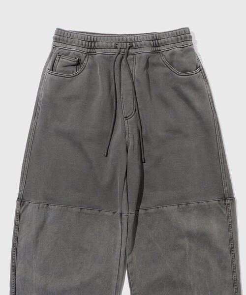 ADAM ET ROPE'（アダムエロペ）の「《別注》【AMOMENTO for ADAM ET ROPE'】 DRAWSTRING DENIM PANTS（その他パンツ・メンズ・チャコールグレー・M）」の14枚目の写真