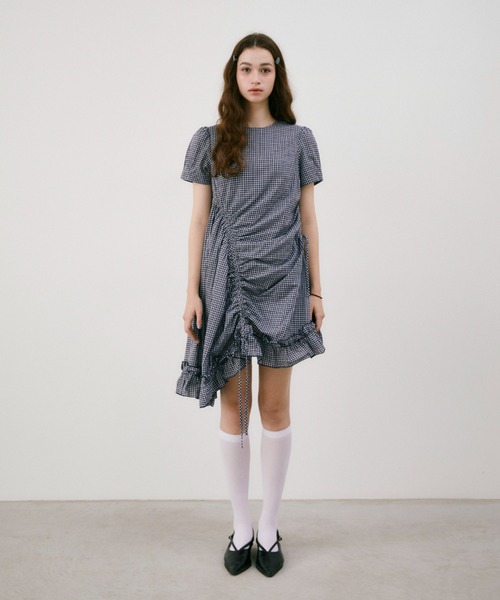 idem(イデム)の「drawstring gingham check onepiece / ドロストギャザーデザインチェックワンピース(ワンピース・レディース・ネイビー/ブルー・FREE)」の20枚目の写真