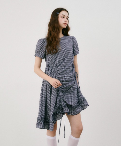 idem(イデム)の「drawstring gingham check onepiece / ドロストギャザーデザインチェックワンピース(ワンピース・レディース・ネイビー/ブルー・FREE)」の16枚目の写真