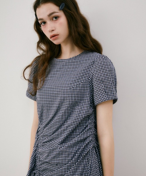 idem(イデム)の「drawstring gingham check onepiece / ドロストギャザーデザインチェックワンピース(ワンピース・レディース・ネイビー/ブルー・FREE)」の17枚目の写真