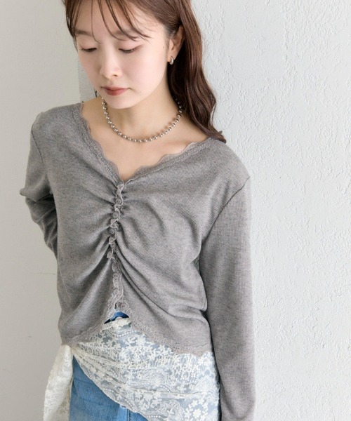 mystic(ミスティック)の「【柔らかリブ素材】ギャザーレースリブカーディガン(Tシャツ/カットソー・レディース・グレー/オフホワイト/ブルー/ホワイト系その他/ホワイト系その他2・FREE)」の4枚目の写真