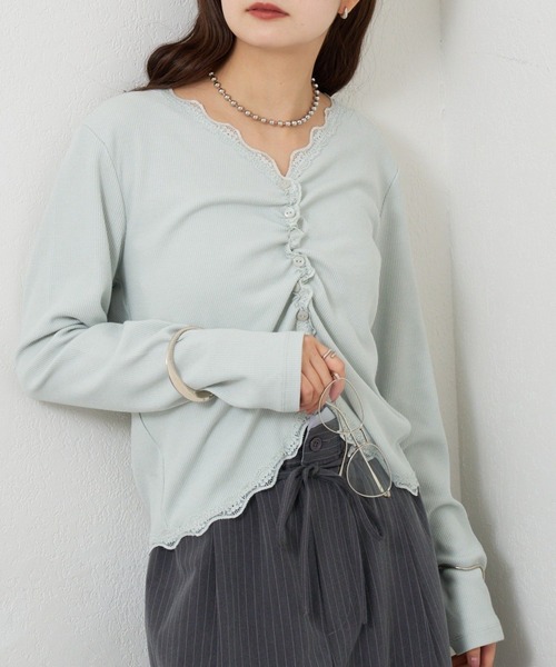 mystic（ミスティック）の「【柔らかリブ素材】ギャザーレースリブカーディガン（Tシャツ/カットソー・レディース・グレー/オフホワイト/ブルー・FREE）」の3枚目の写真