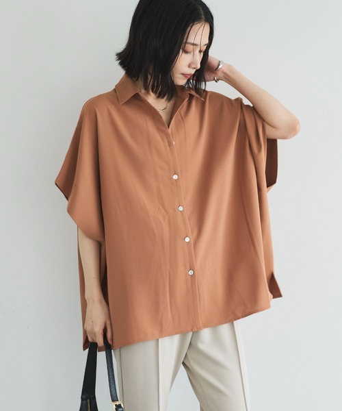 Doux archives(ドゥアルシーヴ)の「とろみジョーゼットドルマンシャツ(シャツ/ブラウス・レディース・ブラック/オフホワイト/キャメル/グリーン・FREE)」の4枚目の写真