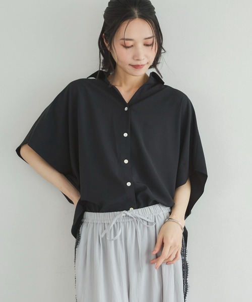 Doux archives(ドゥアルシーヴ)の「とろみジョーゼットドルマンシャツ(シャツ/ブラウス・レディース・ブラック/オフホワイト/キャメル/グリーン・FREE)」の3枚目の写真