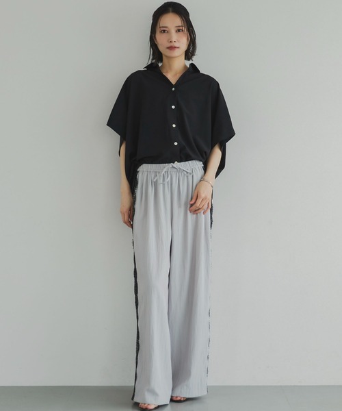 Doux archives(ドゥアルシーヴ)の「とろみジョーゼットドルマンシャツ(シャツ/ブラウス・レディース・ブラック/オフホワイト/キャメル/グリーン・FREE)」の22枚目の写真
