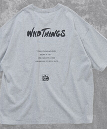 WILD THINGS（ワイルドシングス）の「限定展開 WILD THINGS×FREAK'S STORE/ワイルドシングス 別注 ビッグシルエット ロゴバックプリント クルーネック Tシャツ（Tシャツ/カットソー）」
