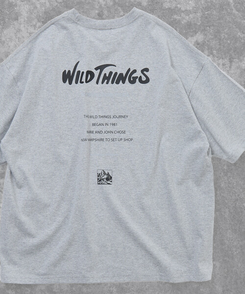 FREAK'S STORE(フリークスストア)の「限定展開 WILD THINGS×FREAK'S STORE/ワイルドシングス 別注 ビッグシルエット ロゴバックプリント クルーネック Tシャツ(Tシャツ/カットソー・メンズ・杢グレー/ホワイト/ブラック/ピンク/グレイッシュベージュ・SMALL/MEDIUM/LARGE)」の3枚目の写真