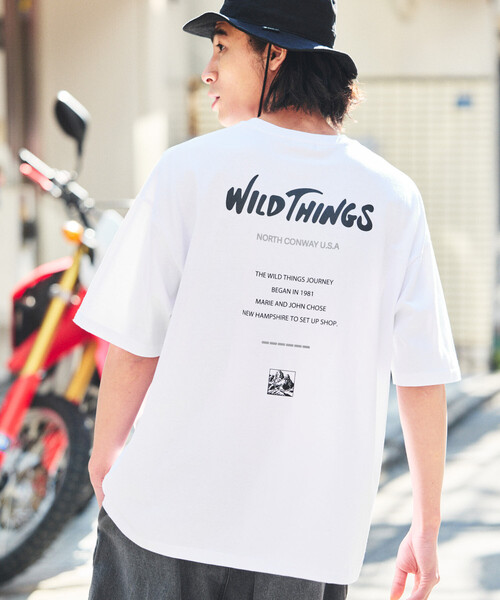FREAK'S STORE(フリークスストア)の「限定展開 WILD THINGS×FREAK'S STORE/ワイルドシングス 別注 ビッグシルエット ロゴバックプリント クルーネック Tシャツ(Tシャツ/カットソー・メンズ・杢グレー/ホワイト/ブラック/ピンク/グレイッシュベージュ・SMALL/MEDIUM/LARGE)」の2枚目の写真