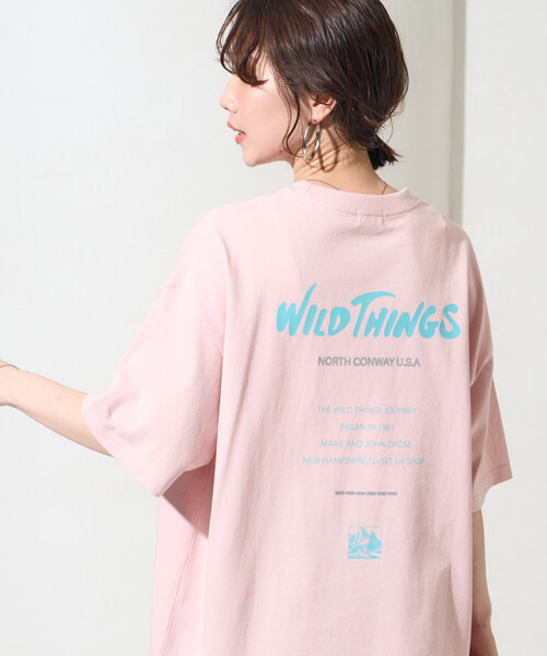 FREAK'S STORE(フリークスストア)の「限定展開 WILD THINGS×FREAK'S STORE/ワイルドシングス 別注 ビッグシルエット ロゴバックプリント クルーネック Tシャツ(Tシャツ/カットソー・メンズ・杢グレー/ホワイト/ブラック/ピンク/グレイッシュベージュ・SMALL/MEDIUM/LARGE)」の5枚目の写真