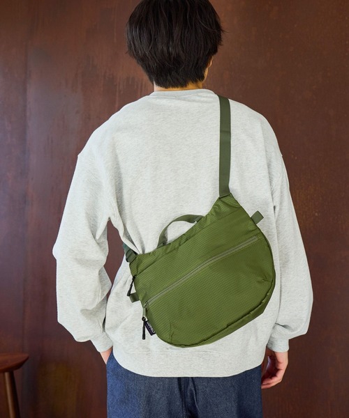 Gramicci（グラミチ）の「GRAMICCI(グラミチ)/フィールドサコッシュ/595857（ショルダーバッグ・メンズ・グリーン系その他7/ブラック・FREE）」の13枚目の写真