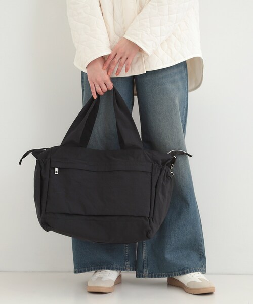 SHOO・LA・RUE（シューラルー）の「【撥水】トラベルボストンバッグ【キャリーオン】（ボストンバッグ・レディース・ブラック/ダークグレー・00）」の2枚目の写真