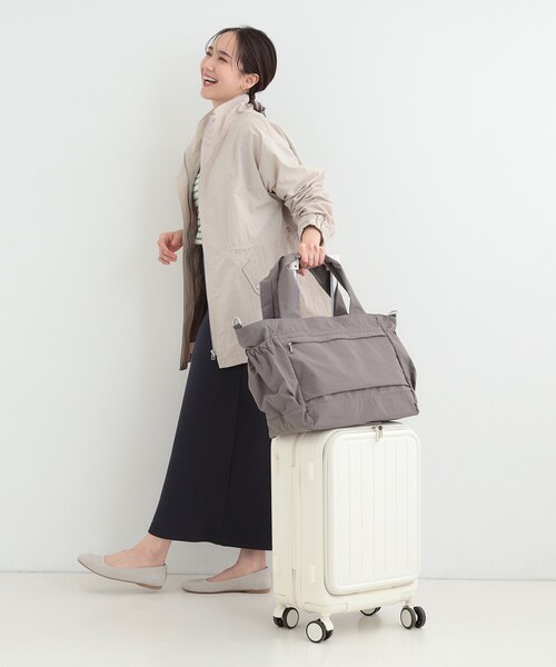 SHOO・LA・RUE（シューラルー）の「【撥水】トラベルボストンバッグ【キャリーオン】（ボストンバッグ・レディース・ブラック/ダークグレー・00）」の3枚目の写真