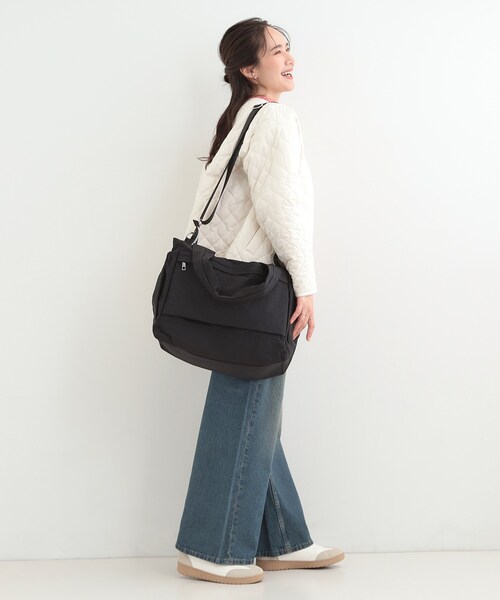 SHOO・LA・RUE（シューラルー）の「【撥水】トラベルボストンバッグ【キャリーオン】（ボストンバッグ・レディース・ブラック/ダークグレー・00）」の6枚目の写真