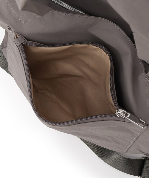 SHOO・LA・RUE（シューラルー）の「【撥水】トラベルボストンバッグ【キャリーオン】（ボストンバッグ・レディース・ブラック/ダークグレー・00）」の18枚目の写真